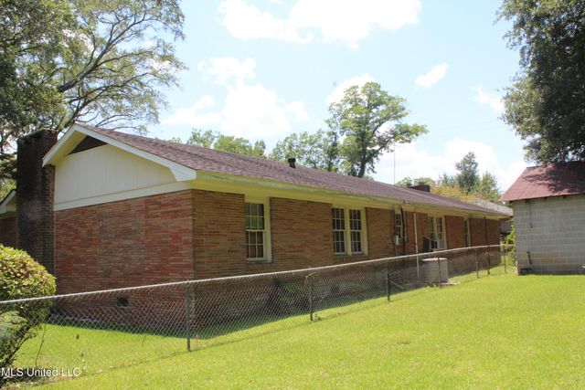 142 S S Pine Street, Lucedale, MS 39452