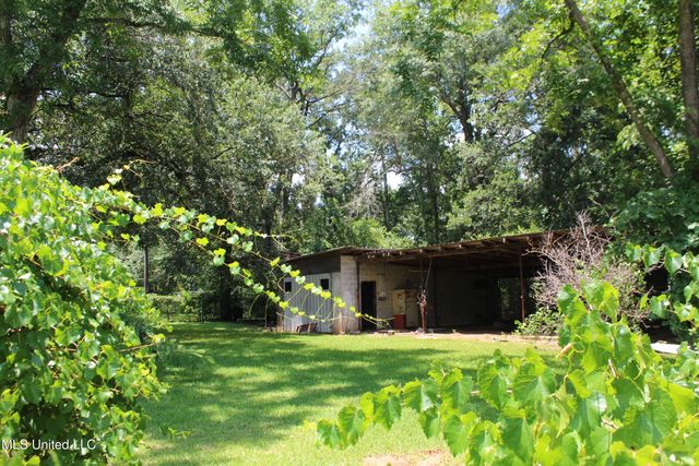142 S S Pine Street, Lucedale, MS 39452