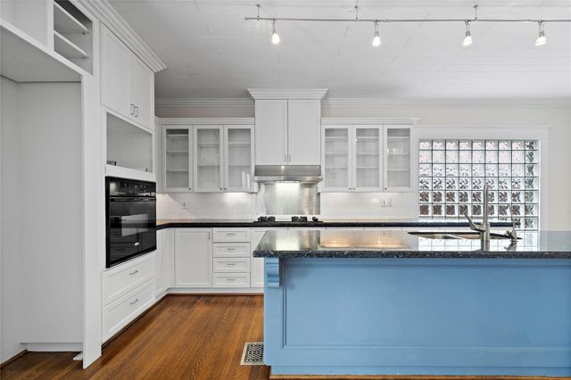 3404 Audubon Place, Houston, TX 77006