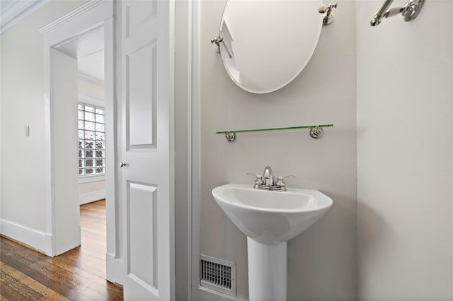 3404 Audubon Place, Houston, TX 77006