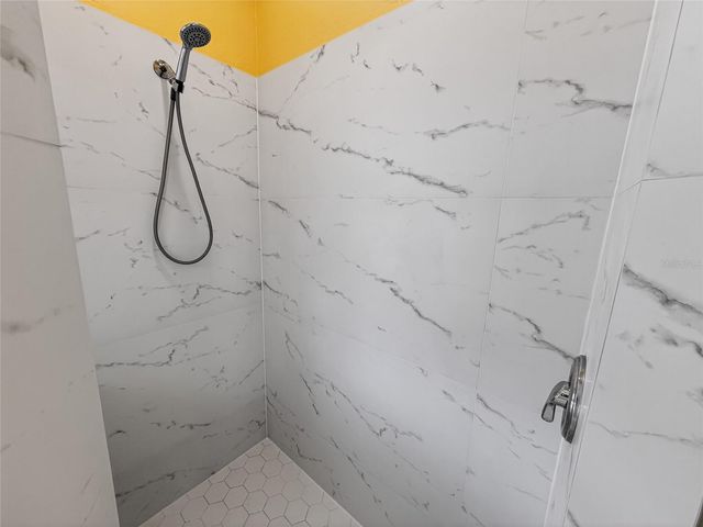 2724 TEMPLE STREET, Sarasota, FL 34239