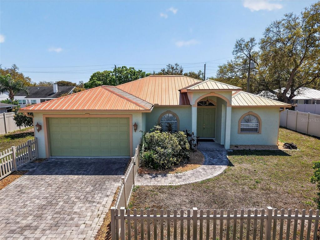2724 TEMPLE STREET, Sarasota, FL 34239