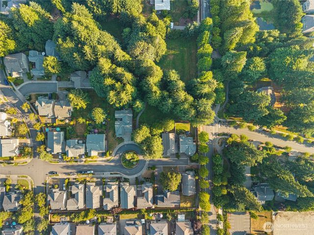 17252 NE 119th Way, Redmond, WA 98052