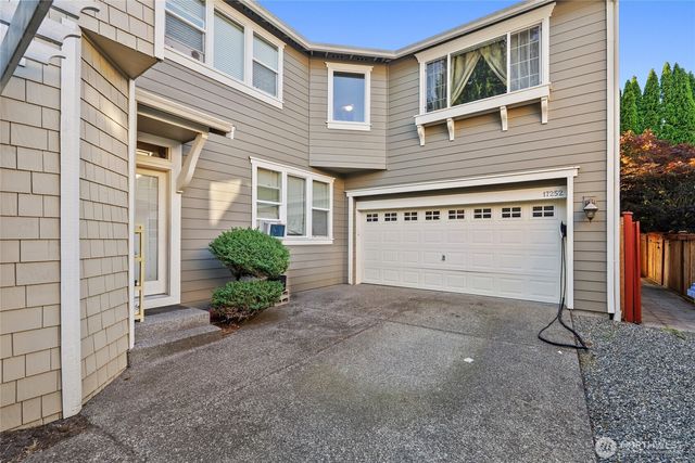 17252 NE 119th Way, Redmond, WA 98052