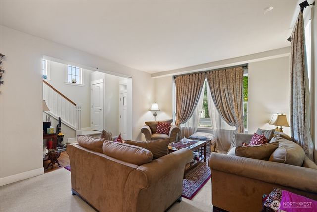 17252 NE 119th Way, Redmond, WA 98052