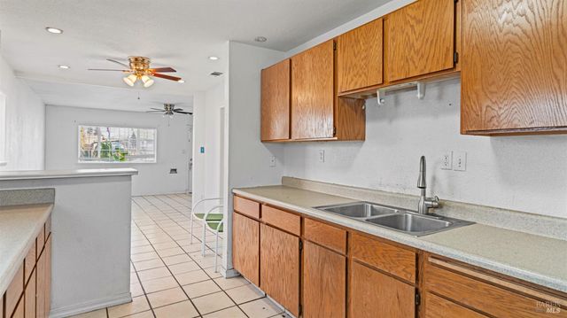 105 Phelan Ave, Vallejo, CA 94590