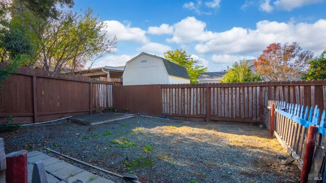 105 Phelan Ave, Vallejo, CA 94590