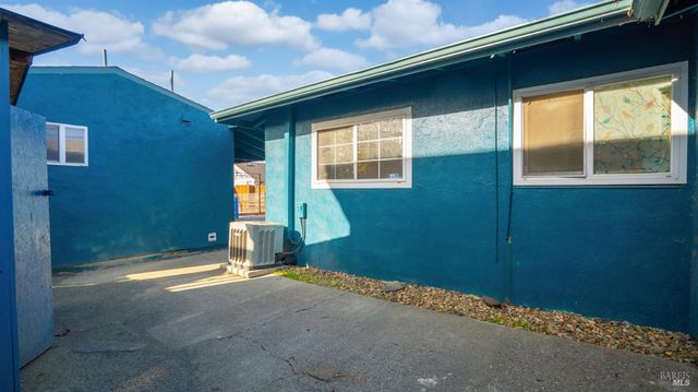105 Phelan Ave, Vallejo, CA 94590
