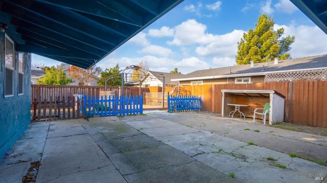 105 Phelan Ave, Vallejo, CA 94590