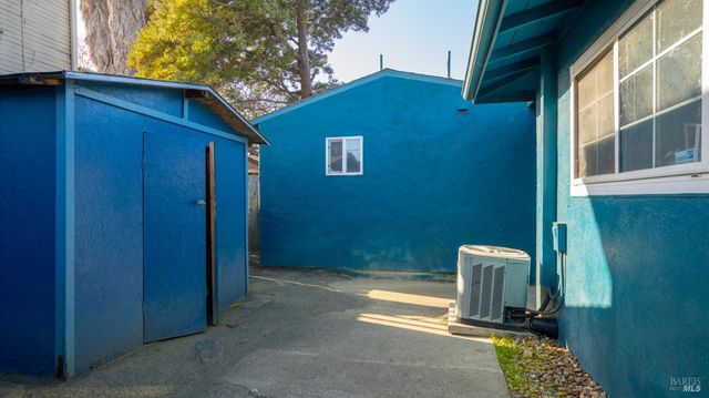 105 Phelan Ave, Vallejo, CA 94590