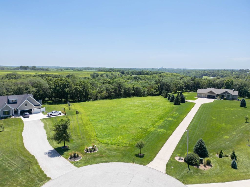 4922 Cedar Lane, Winterset, IA 50273