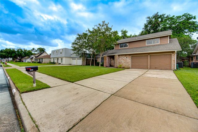 12103 Alston Drive, Meadows Place, TX 77477