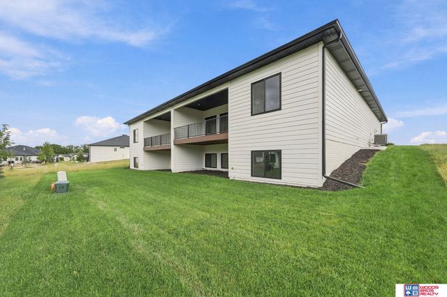 9140 Lucena Drive, Lincoln, NE 68520