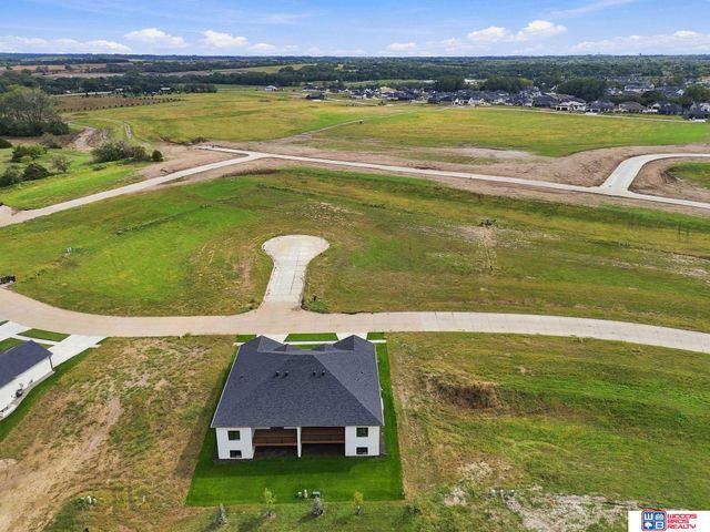 9140 Lucena Drive, Lincoln, NE 68520