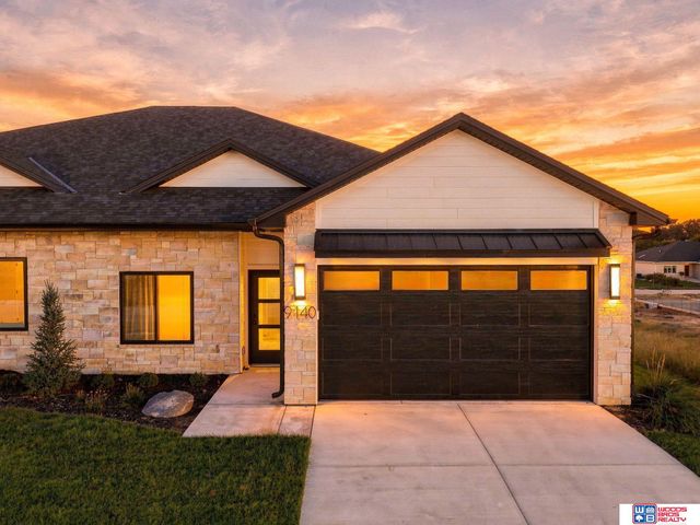 9140 Lucena Drive, Lincoln, NE 68520