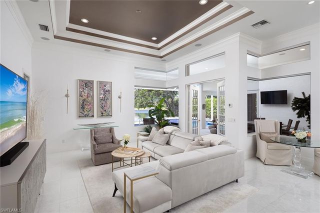 8037 Vera Cruz WAY, Naples, FL 34109