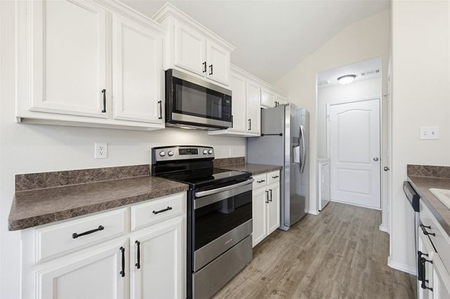 1525 Wickham Drive, Burleson, TX 76028