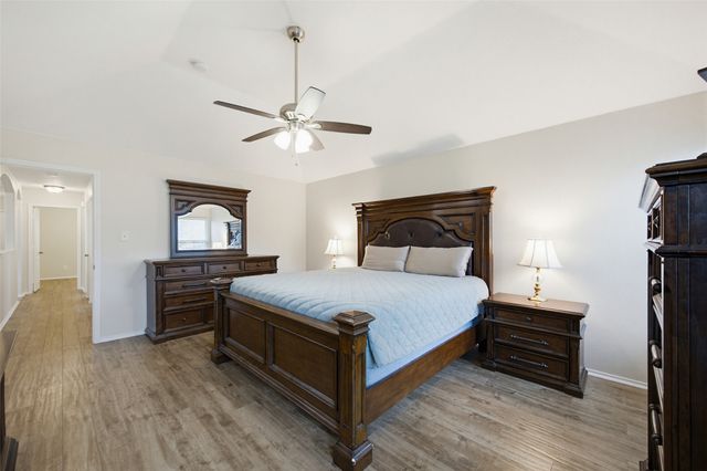 1525 Wickham Drive, Burleson, TX 76028