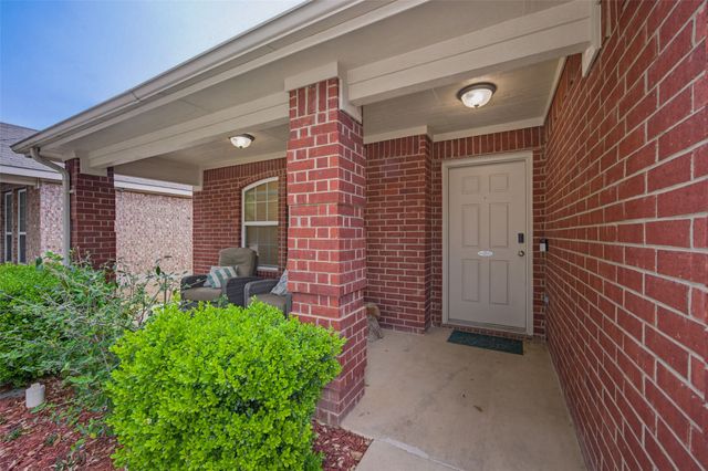 1525 Wickham Drive, Burleson, TX 76028