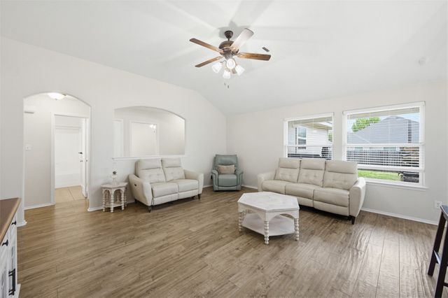 1525 Wickham Drive, Burleson, TX 76028