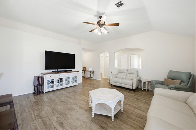 1525 Wickham Drive, Burleson, TX 76028