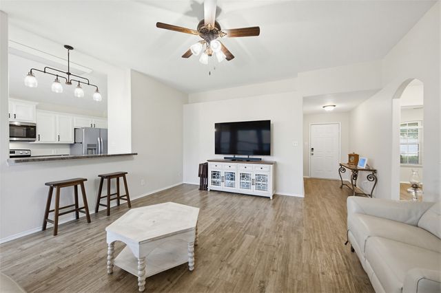 1525 Wickham Drive, Burleson, TX 76028