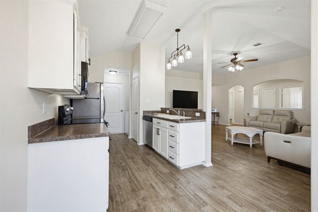 1525 Wickham Drive, Burleson, TX 76028