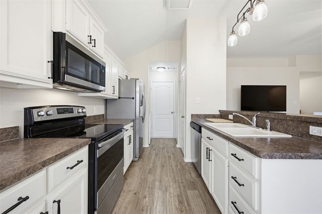 1525 Wickham Drive, Burleson, TX 76028