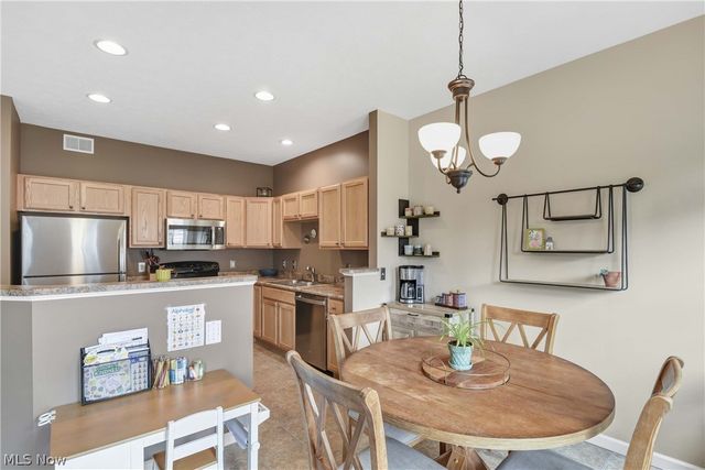 106 Clay Court, Berea, OH 44017