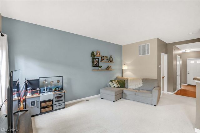 106 Clay Court, Berea, OH 44017