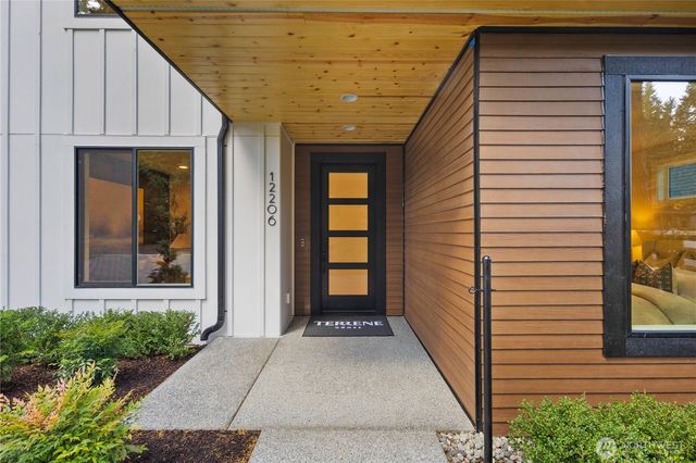 12206 NE 61st Street, Kirkland, WA 98033