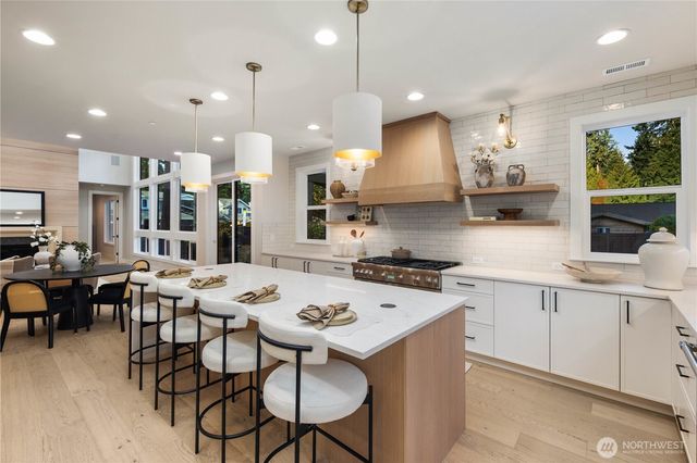 12206 NE 61st Street, Kirkland, WA 98033