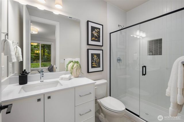 12206 NE 61st Street, Kirkland, WA 98033