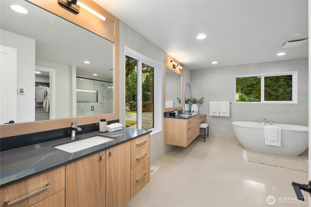 12206 NE 61st Street, Kirkland, WA 98033