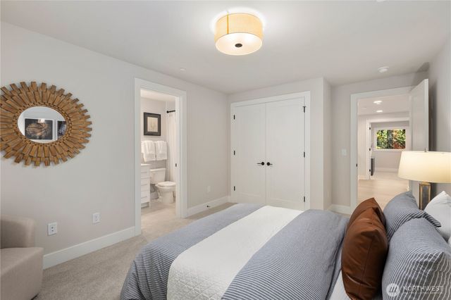 12206 NE 61st Street, Kirkland, WA 98033