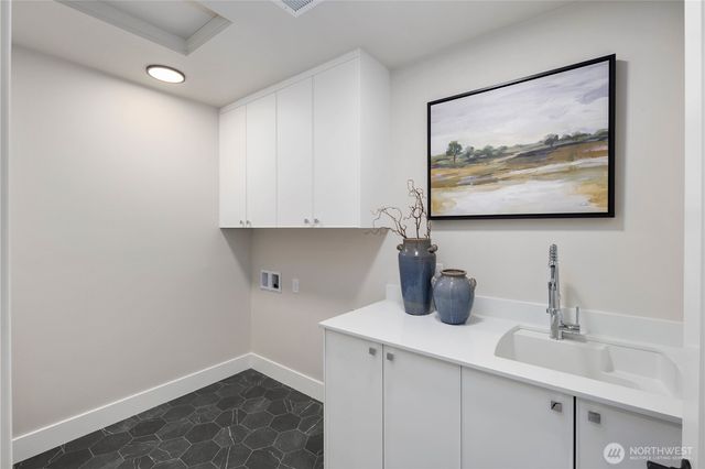 12206 NE 61st Street, Kirkland, WA 98033