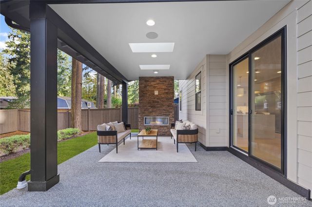 12206 NE 61st Street, Kirkland, WA 98033