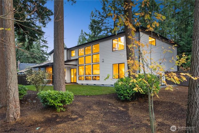 12206 NE 61st Street, Kirkland, WA 98033