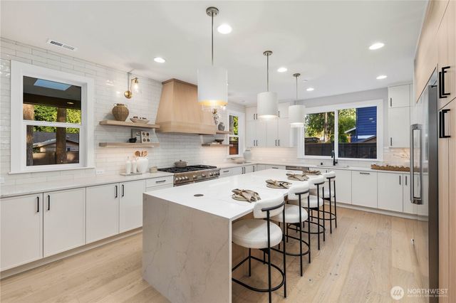 12206 NE 61st Street, Kirkland, WA 98033