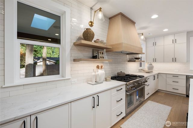 12206 NE 61st Street, Kirkland, WA 98033