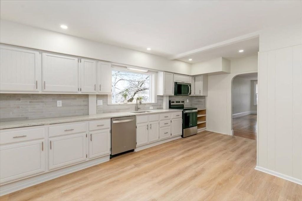 412 Cabot 1, Beverly, MA 01915