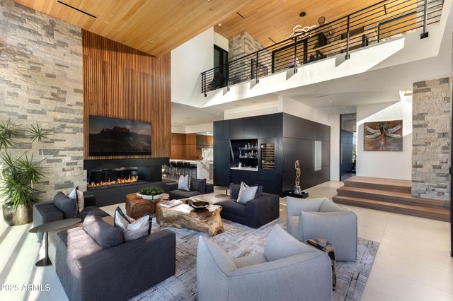 5002 E VALLE VISTA Way, Paradise Valley, AZ 85253