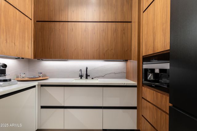 5002 E VALLE VISTA Way, Paradise Valley, AZ 85253