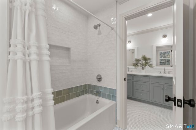 204 Glen Ridge Road, Fairfield, CT 06825