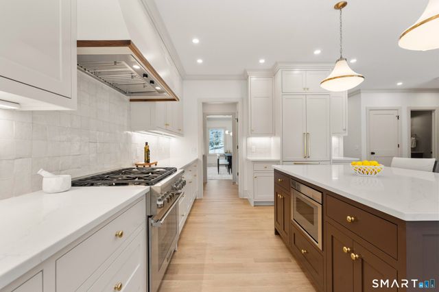 204 Glen Ridge Road, Fairfield, CT 06825