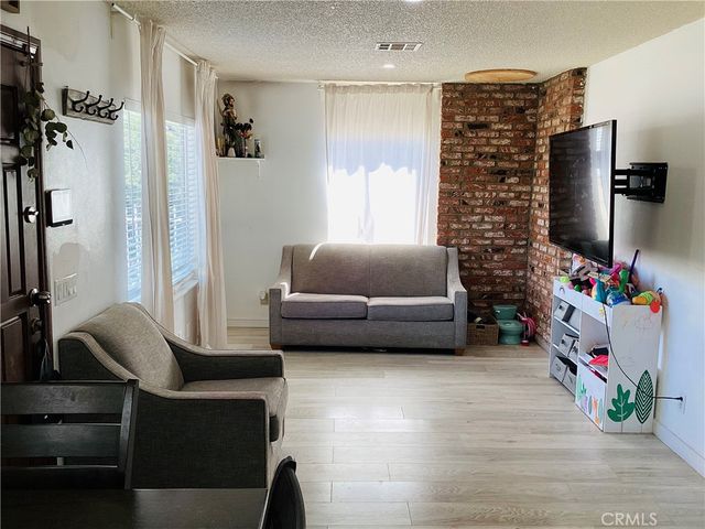 13329 Herron Street, Sylmar, CA 91342