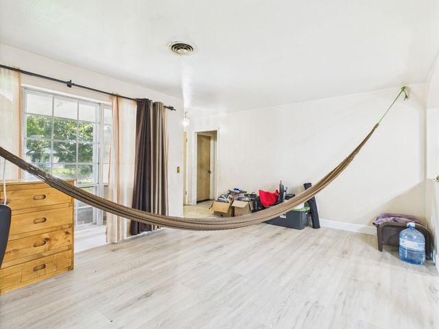 8206 Dillon Street, Houston, TX 77061