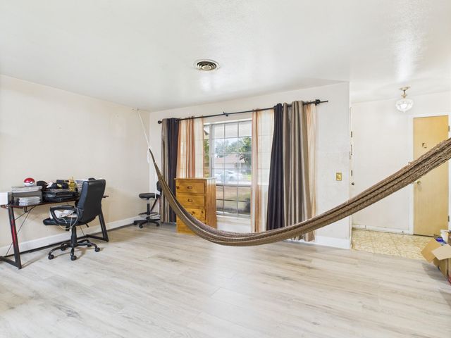 8206 Dillon Street, Houston, TX 77061