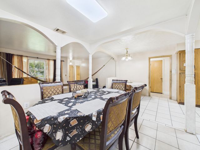 8206 Dillon Street, Houston, TX 77061