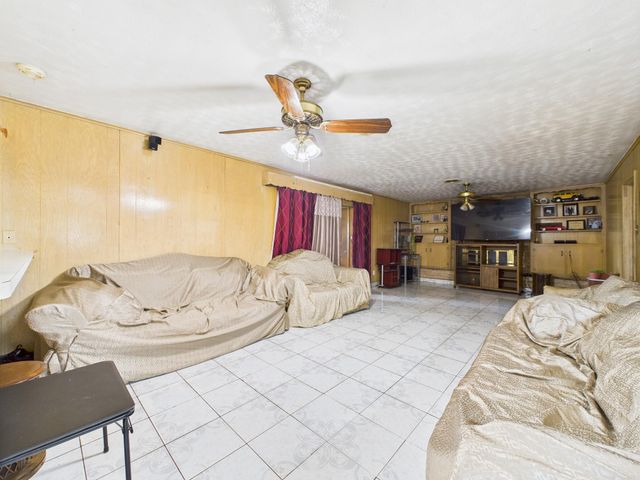 8206 Dillon Street, Houston, TX 77061